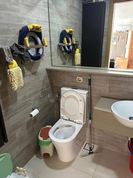 Flora View, 1 Ang Mo Kio Street 66, Ang Mo Kio / Bishan / Thomson, 1 Bedroom, 350 sqft, Apartment For Rent, by Derrick Wong, 500263280 - Bathroom - PropertyGuru.com.sg