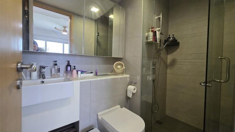 Eight Riversuites, 8 Whampoa East, Balestier / Toa Payoh, 2 Bedrooms, 700 sqft, Condominium For Sale, by Sherilyn Ng, 500263302 - Bathroom - PropertyGuru.com.sg