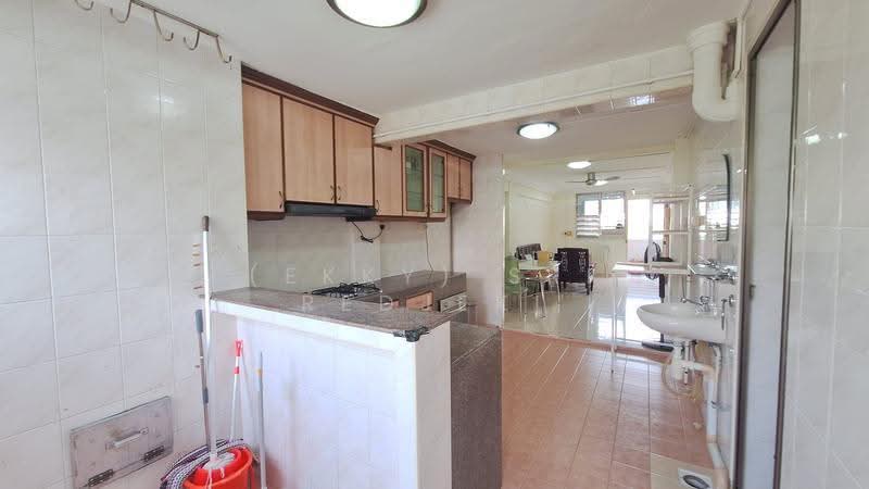 12 Marine Terrace, 12 Marine Terrace, East Coast / Marine Parade, Room Rental, 150 sqft, HDB Flat For Rent, by (Ekky) Sri Redjeki Widjaja, 500263307 - Kitchen - PropertyGuru.com.sg