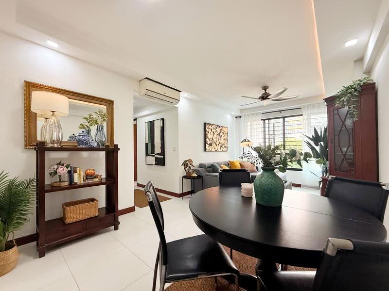 336A Yishun Street 31, 336A Yishun Street 31, Sembawang / Yishun, 3 Bedrooms, 990 sqft, HDB Flat For Sale, by Fariz Rashid, 500263323 - Living Room - PropertyGuru.com.sg
