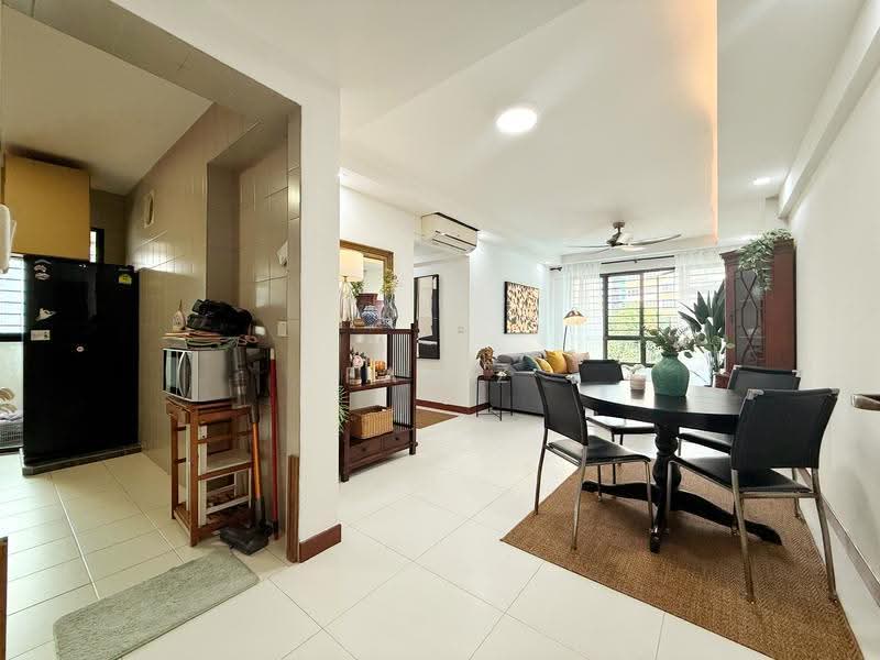 336A Yishun Street 31, 336A Yishun Street 31, Sembawang / Yishun, 3 Bedrooms, 990 sqft, HDB Flat For Sale, by Fariz Rashid, 500263323 - Living Room - PropertyGuru.com.sg