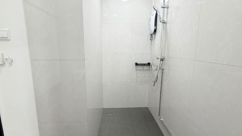 Westwood Terrace, Boon Lay / Jurong / Tuas, Room Rental, 150 sqft, Terraced House For Rent, by Maple Yap, 500263395 - MBR7 Bathroom - PropertyGuru.com.sg