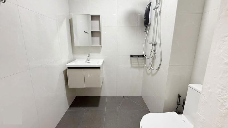 Westwood Terrace, Boon Lay / Jurong / Tuas, Room Rental, 150 sqft, Terraced House For Rent, by Maple Yap, 500263395 - MBR8 Bathroom - PropertyGuru.com.sg