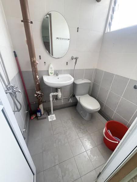 103 Bukit Purmei Road, 103 Bukit Purmei Road, Harbourfront / Telok Blangah, 2 Bedrooms, 721 sqft, HDB Flat For Rent, by Alan Tsui 徐先生, 500263417 - Bathroom - PropertyGuru.com.sg