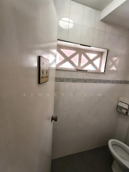 43A Amoy Street, Amoy Street, Boat Quay / Raffles Place / Marina, 1,000 sqft, Shop / Shophouse For Rent, by KENNETH SIM, 500263418 - Bathroom - CommercialGuru.com.sg