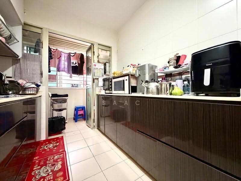 671A Edgefield Plains, 671A Edgefield Plains, Hougang / Punggol / Sengkang, 3 Bedrooms, 969 sqft, HDB Flat For Sale, by Isaac Chew, 500263424 - Kitchen - PropertyGuru.com.sg