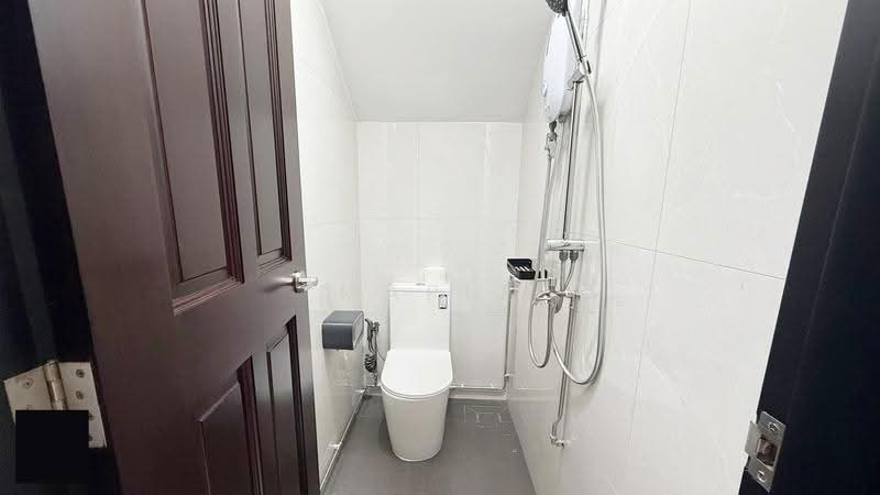 Westwood Terrace, Boon Lay / Jurong / Tuas, Room Rental, 150 sqft, Terraced House For Rent, by Maple Yap, 500263437 - STUDIO1 Bathroom - PropertyGuru.com.sg