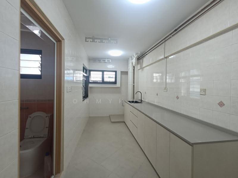 687B Choa Chu Kang Drive, 687B Choa Chu Kang Drive, Dairy Farm / Bukit Panjang / Choa Chu Kang, 3 Bedrooms, 1,184 sqft, HDB Flat For Sale, by EVON NG, 500263443 - Bathroom - PropertyGuru.com.sg