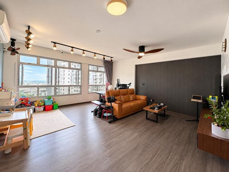 153B Bedok South Road, 153B Bedok South Road, Bedok / Upper East Coast, 3 Bedrooms, 1,216 sqft, HDB Flat For Sale, by Charles Goy, 500263445 - Living Room - PropertyGuru.com.sg