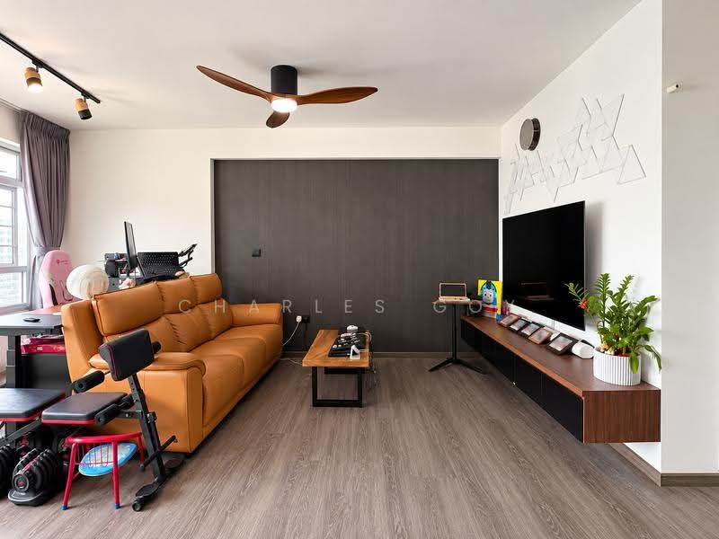 153B Bedok South Road, 153B Bedok South Road, Bedok / Upper East Coast, 3 Bedrooms, 1,216 sqft, HDB Flat For Sale, by Charles Goy, 500263445 - Living Room - PropertyGuru.com.sg