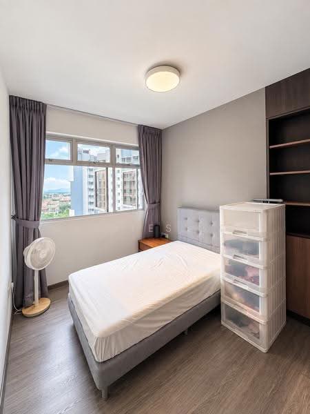 153B Bedok South Road, 153B Bedok South Road, Bedok / Upper East Coast, 3 Bedrooms, 1,216 sqft, HDB Flat For Sale, by Charles Goy, 500263445 - Bedroom - PropertyGuru.com.sg