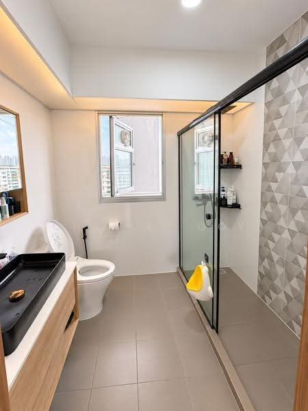153B Bedok South Road, 153B Bedok South Road, Bedok / Upper East Coast, 3 Bedrooms, 1,216 sqft, HDB Flat For Sale, by Charles Goy, 500263445 - Bathroom - PropertyGuru.com.sg