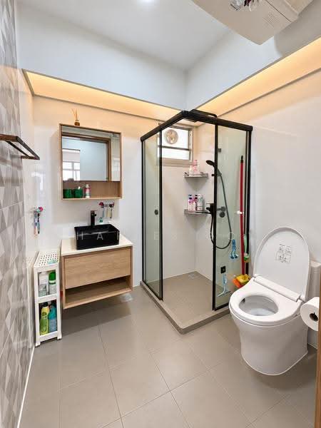 153B Bedok South Road, 153B Bedok South Road, Bedok / Upper East Coast, 3 Bedrooms, 1,216 sqft, HDB Flat For Sale, by Charles Goy, 500263445 - Bathroom - PropertyGuru.com.sg