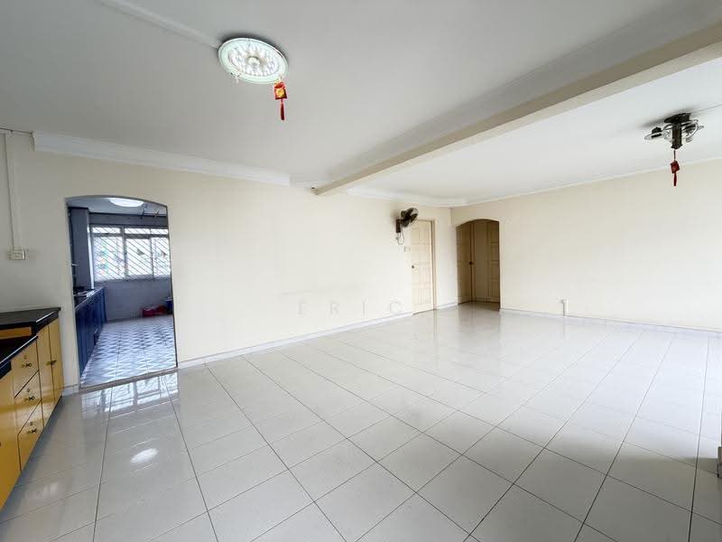 864 Yishun Avenue 4, 864 Yishun Avenue 4, Sembawang / Yishun, 3 Bedrooms, 1,313 sqft, HDB Flat For Sale, by Eric Ee, 500263448 - Living Room - PropertyGuru.com.sg
