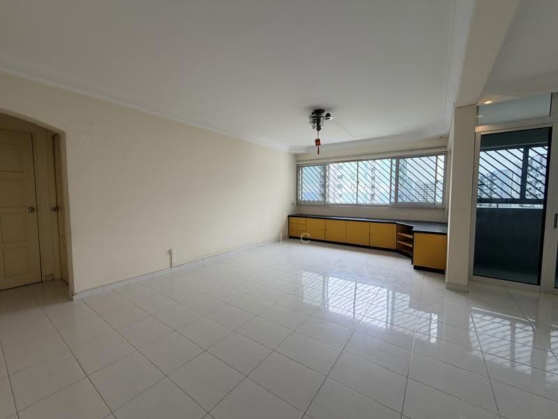 864 Yishun Avenue 4, 864 Yishun Avenue 4, Sembawang / Yishun, 3 Bedrooms, 1,313 sqft, HDB Flat For Sale, by Eric Ee, 500263448 - Living Room - PropertyGuru.com.sg
