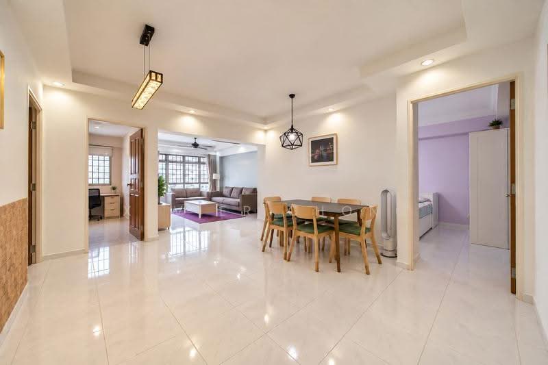 653B Jurong West Street 61, 653B Jurong West Street 61, Boon Lay / Jurong / Tuas, 3 Bedrooms, 1,195 sqft, HDB Flat For Sale, by Xavier Chong, 500263450 - Living Room - PropertyGuru.com.sg