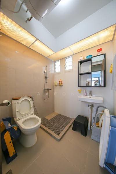 626A Tampines Street 61, 626A Tampines Street 61, Pasir Ris / Tampines, 3 Bedrooms, 1,001 sqft, HDB Flat For Sale, by Aaron Goh, 500263454 - Bathroom - PropertyGuru.com.sg