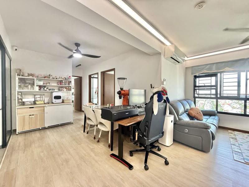 402A Fernvale Lane, 402A Fernvale Lane, Hougang / Punggol / Sengkang, 3 Bedrooms, 1,001 sqft, HDB Flat For Sale, by Kenneth Yeo, 500263462 - Living Room - PropertyGuru.com.sg
