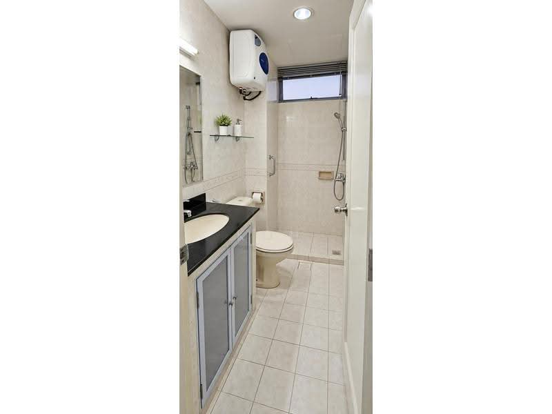 Emerald Park, 2 Indus Road, Alexandra / Commonwealth, 3 Bedrooms, 1,206 sqft, Condominium For Sale, by Koh Zheng Jie, 500263463 - Bathroom - PropertyGuru.com.sg