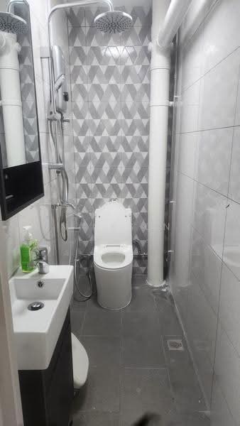 Studio Room available for rent in 204 Choa Chu Kang Ave 1, 102, , Room Rental, 170 sqft, HDB Flat For Rent, by Nickson Guay, 500263466 - Bathroom - PropertyGuru.com.sg