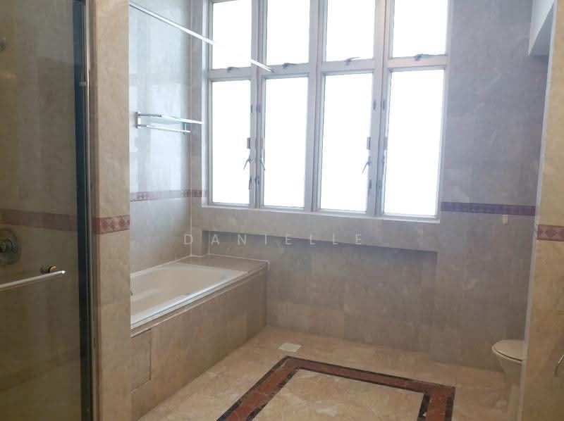 Leonie Condotel, 2 Leonie Hill Road, Orchard / River Valley, 4 Bedrooms, 4,843 sqft, Condominium For Rent, by Danielle Loh, 500263470 - Bathroom - PropertyGuru.com.sg