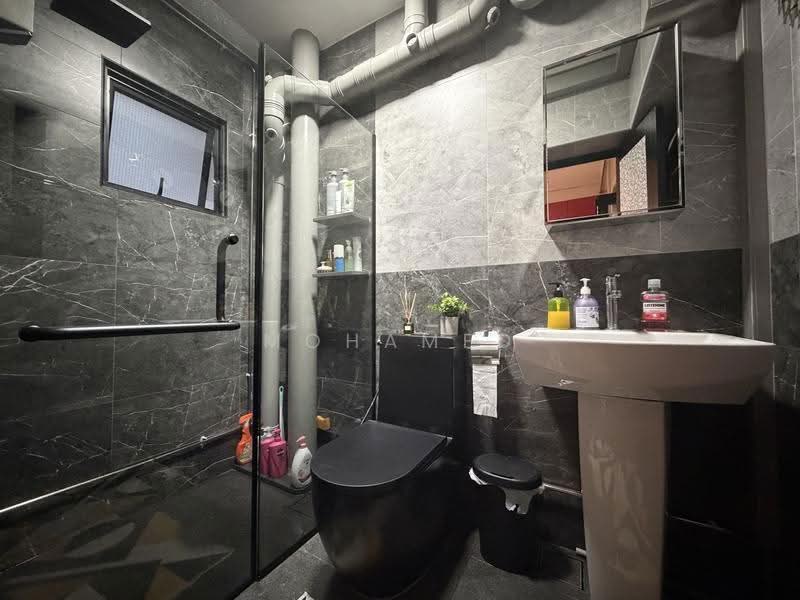 121C Sengkang East Way, 121C Sengkang East Way, Hougang / Punggol / Sengkang, 3 Bedrooms, 1,173 sqft, HDB Flat For Sale, by Mohamed Yaseen, 500263471 - Bathroom - PropertyGuru.com.sg