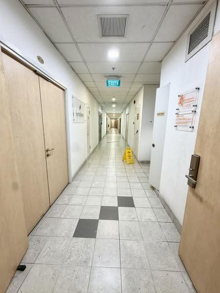 E-Centre @ Redhill, 3791 Jalan Bukit Merah, Alexandra / Commonwealth, 1,884 sqft, Light Industrial (B1) For Sale, by Cheryl Sim 沈欣仪, 500263497 - Corridor - CommercialGuru.com.sg