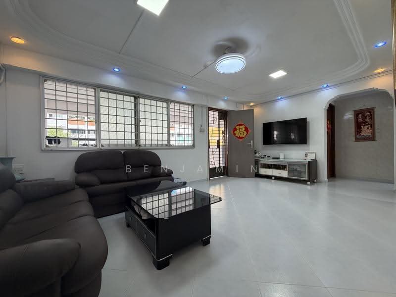 868 Yishun Street 81, 868 Yishun Street 81, Sembawang / Yishun, 3 Bedrooms, 904 sqft, HDB Flat For Sale, by Benjamin Won, 500263502 - Living Room - PropertyGuru.com.sg