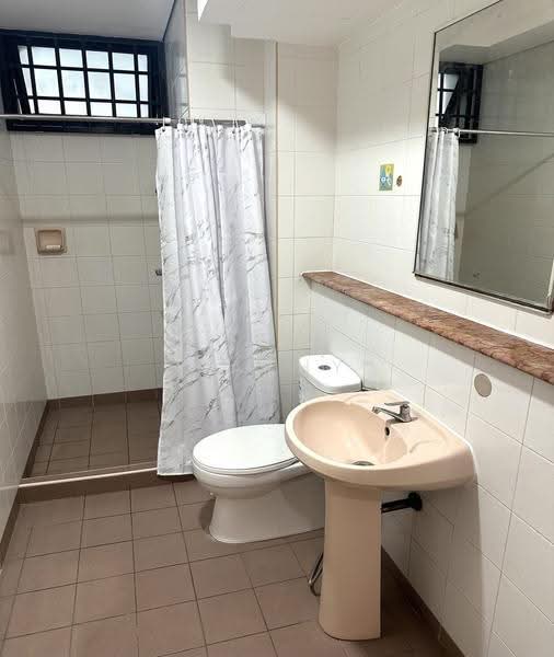Fernwood Towers, 22 Fernwood Terrace, East Coast / Marine Parade, Room Rental, 170 sqft, Condominium For Rent, by Kathy Nguyen, 500263504 - Bathroom - PropertyGuru.com.sg
