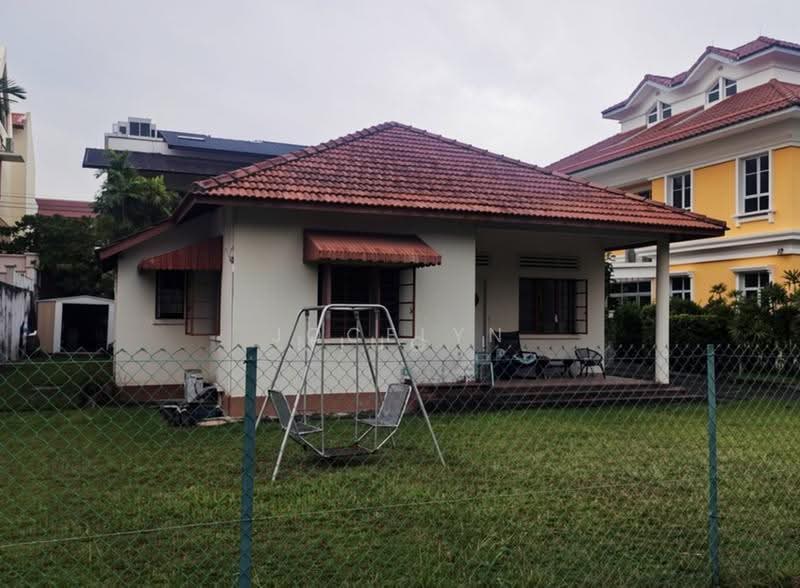Exclusive ! Detached House at Frankel !, Siglap Ave / Siglap Plain / Frankel, East Coast / Marine Parade, 2 Bedrooms, 1,500 sqft, Detached House For Sale, by Jocelyn Tan, 500263506 - Exterior - PropertyGuru.com.sg