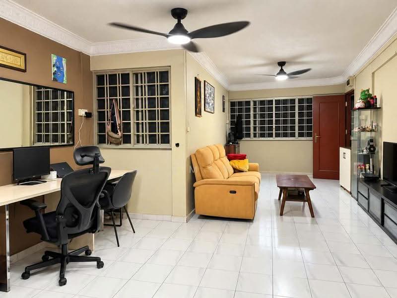 208 Yishun Street 21, 208 Yishun Street 21, Sembawang / Yishun, 3 Bedrooms, 1,001 sqft, HDB Flat For Sale, by Jasmine Lee T W, 500263507 - Living Room - PropertyGuru.com.sg