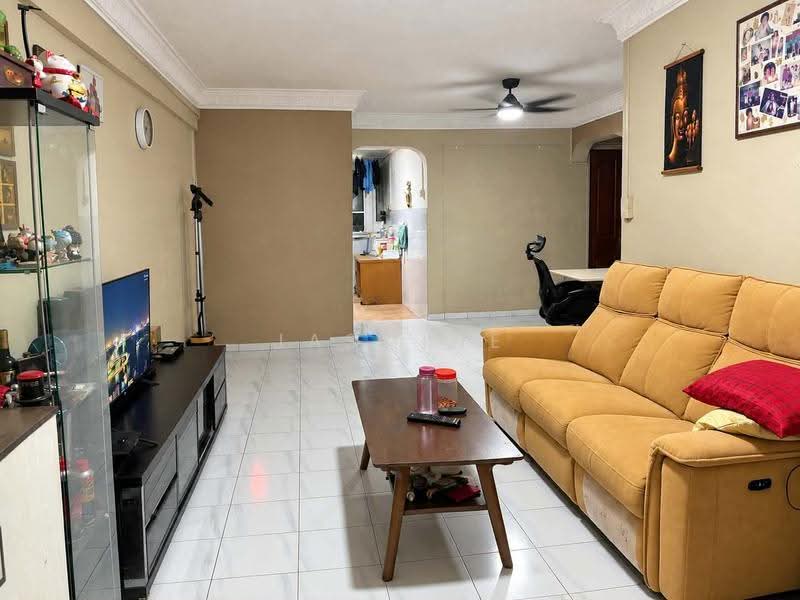 208 Yishun Street 21, 208 Yishun Street 21, Sembawang / Yishun, 3 Bedrooms, 1,001 sqft, HDB Flat For Sale, by Jasmine Lee T W, 500263507 - Living Room - PropertyGuru.com.sg