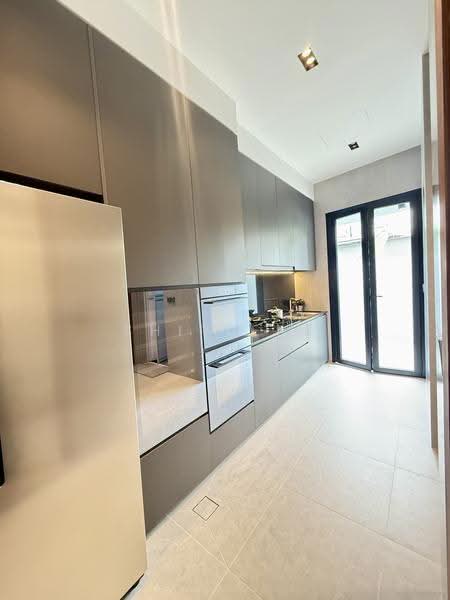 Sembawang Straits Estate, 23 Jalan Machang, Sembawang / Yishun, 5 Bedrooms, 1,771 sqft, Terraced House For Sale, by Shirlene Sim, 500263514 - Kitchen - PropertyGuru.com.sg