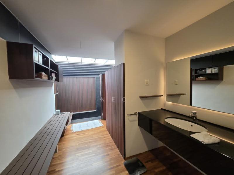 Upper Neram Road, Upper Neram Road, Seletar / Yio Chu Kang, 4 Bedrooms, 5,000 sqft, Semi-Detached House For Rent, by Neo Chee Seng, 500263536 - Master Bath - PropertyGuru.com.sg
