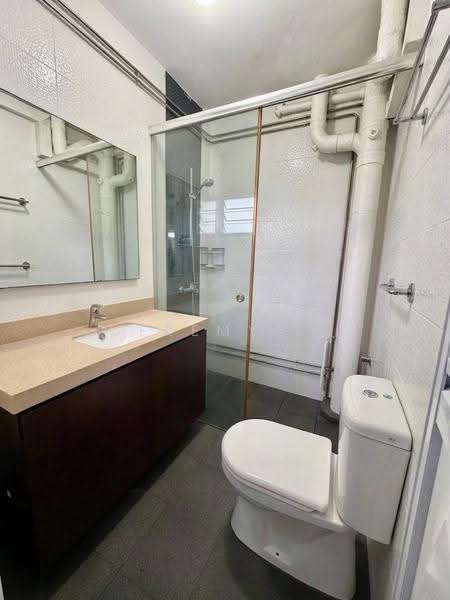 633 Hougang Avenue 8, 633 Hougang Avenue 8, Hougang / Punggol / Sengkang, 4 Bedrooms, 1,593 sqft, HDB Flat For Sale, by Jeremy Li, 500263564 - Bathroom - PropertyGuru.com.sg