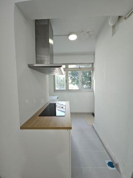 126 Pasir Ris Street 11, 126 Pasir Ris Street 11, Pasir Ris / Tampines, 3 Bedrooms, 1,109 sqft, HDB Flat For Sale, by Shari Albahar-Carlesater, 500263568 - Kitchen - PropertyGuru.com.sg