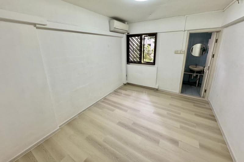 506 West Coast Drive, 506 West Coast Drive, Buona Vista / West Coast / Clementi New Town, 2 Bedrooms, 743 sqft, HDB Flat For Rent, by Joseph Yi, 500263583 - Master Bedroom - PropertyGuru.com.sg