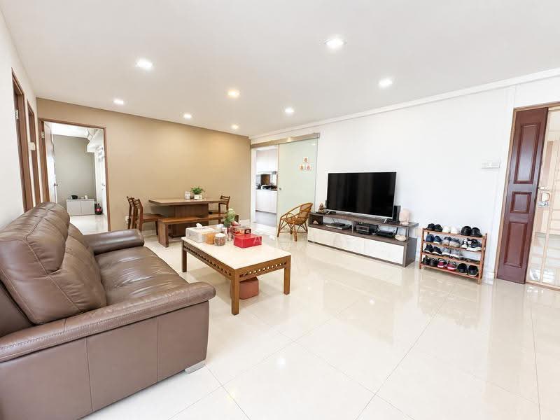 63B Lengkok Bahru, 63B Lengkok Bahru, Alexandra / Commonwealth, 3 Bedrooms, 1,087 sqft, HDB Flat For Sale, by Joanna Ko, 500263599 - Living Room - PropertyGuru.com.sg