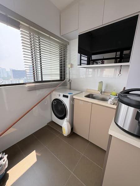 63B Lengkok Bahru, 63B Lengkok Bahru, Alexandra / Commonwealth, 3 Bedrooms, 1,087 sqft, HDB Flat For Sale, by Joanna Ko, 500263599 - Balcony - PropertyGuru.com.sg