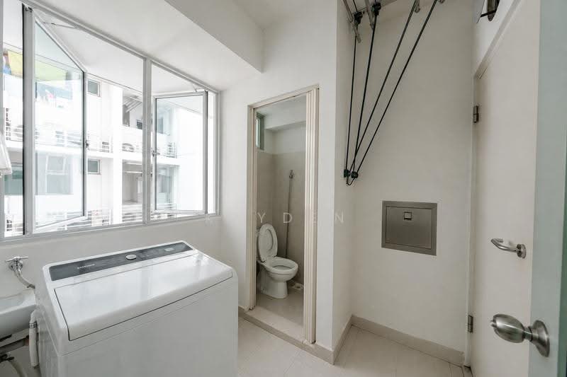Whitewater, 21 Pasir Ris Street 72, Pasir Ris / Tampines, 3 Bedrooms, 1,130 sqft, Executive Condominium For Sale, by Kayden Ong, 500263603 - Bathroom - PropertyGuru.com.sg