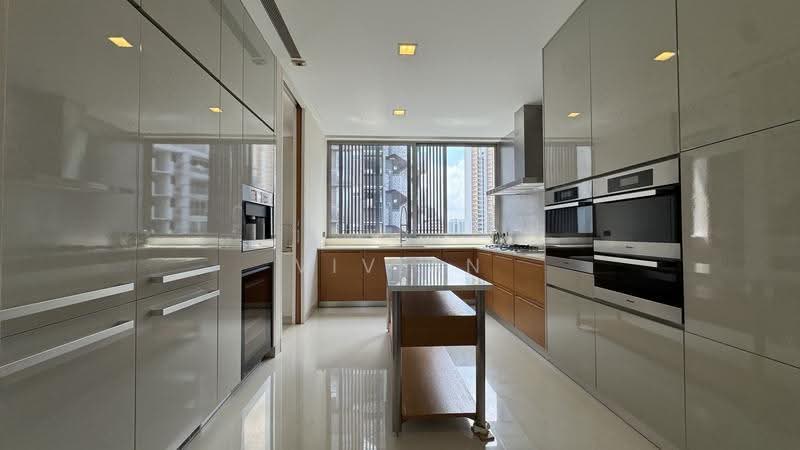 Hilltops, 99 Cairnhill Circle, Orchard / River Valley, 4 Bedrooms, 5,317 sqft, Condominium For Rent, by Vivian Wang, 500263621 - Kitchen - PropertyGuru.com.sg