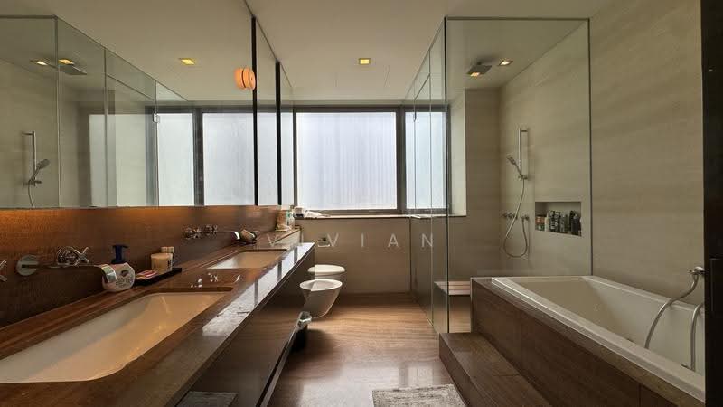 Hilltops, 99 Cairnhill Circle, Orchard / River Valley, 4 Bedrooms, 5,317 sqft, Condominium For Rent, by Vivian Wang, 500263621 - Bathroom - PropertyGuru.com.sg