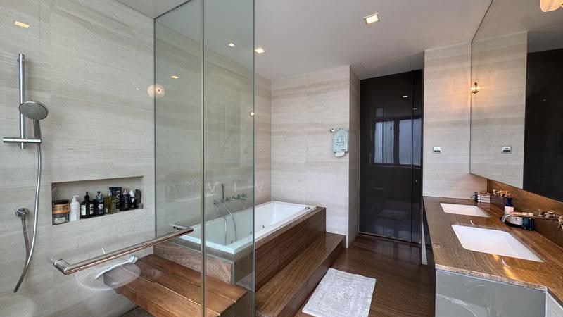 Hilltops, 99 Cairnhill Circle, Orchard / River Valley, 4 Bedrooms, 5,317 sqft, Condominium For Rent, by Vivian Wang, 500263621 - Bathroom - PropertyGuru.com.sg
