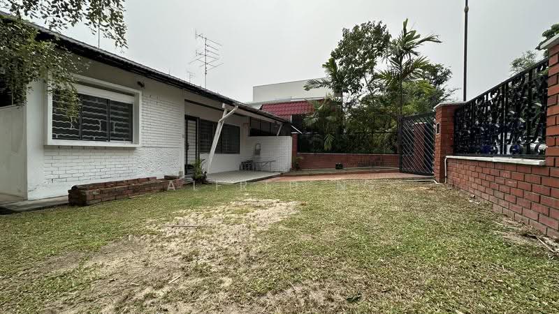 Opera Estate, Jalan Bangsawan, East Coast / Marine Parade, 3 Bedrooms, 1,500 sqft, Semi-Detached House For Sale, by Alfred Ng, 500263625 - Exterior - PropertyGuru.com.sg