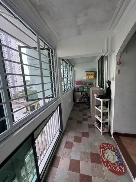 124 Lorong 1 Toa Payoh, 124 Lorong 1 Toa Payoh, Balestier / Toa Payoh, 2 Bedrooms, 850 sqft, HDB Flat For Sale, by Steven Lee, 500263628 - Balcony - PropertyGuru.com.sg