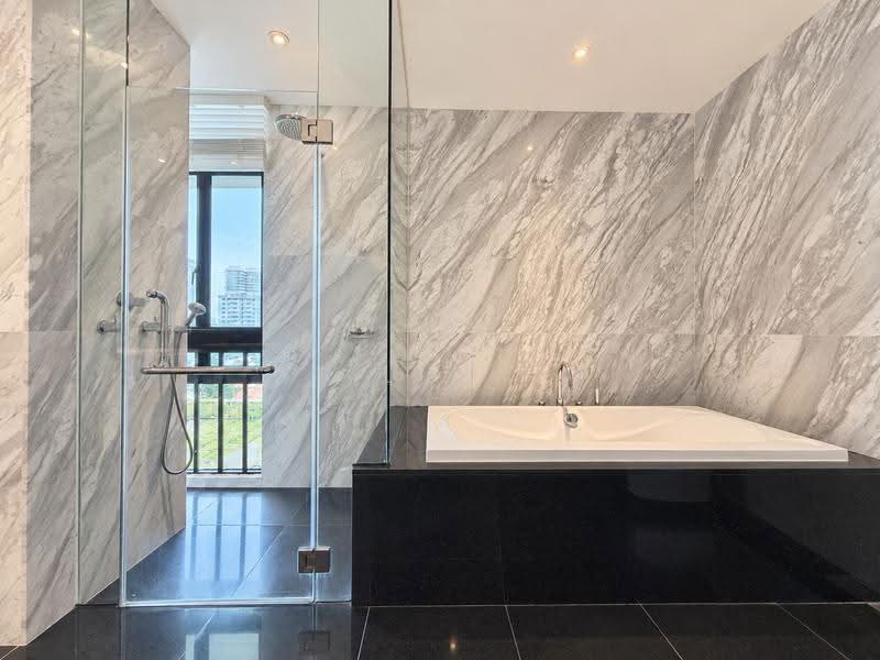 The Colonnade, 82 Grange Road, Tanglin / Holland / Bukit Timah, 3 Bedrooms, 3,617 sqft, Condominium For Rent, by Lim Sheng Loo, 500263633 - Bathroom - PropertyGuru.com.sg