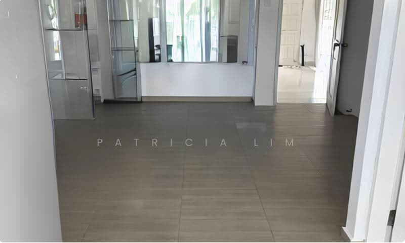 Newly renovated 2/s with basement Semi D with huge land of over 8000sf. 4+3rms, Thomson green, Ang Mo Kio / Bishan / Thomson, 4 Bedrooms, 4,000 sqft, Semi-Detached House For Rent, by Patricia Lim, 500263648 - Interior - PropertyGuru.com.sg