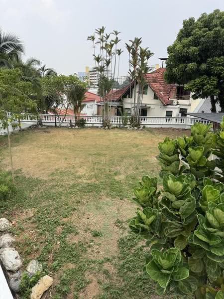Newly renovated 2/s with basement Semi D with huge land of over 8000sf. 4+3rms, Thomson green, Ang Mo Kio / Bishan / Thomson, 4 Bedrooms, 4,000 sqft, Semi-Detached House For Rent, by Patricia Lim, 500263648 - PropertyGuru.com.sg