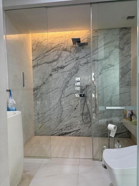 The Scotts Tower, 38 Scotts Road, Orchard / River Valley, 1 Bedroom, 646 sqft, Condominium For Rent, by Nicholas Goh, 500263654 - Bathroom - PropertyGuru.com.sg