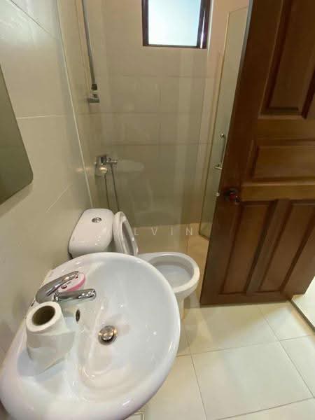 578245, Ang Mo Kio / Bishan / Thomson, Room Rental, 200 sqft, Semi-Detached House For Rent, by Alvin Tay, 500263661 - Bathroom - PropertyGuru.com.sg